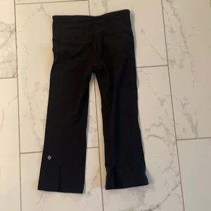 Black lululemon yoga pant